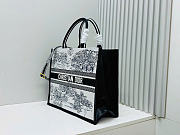 Dior S Tote - White and Blue Toile de Jouy Scotland Embroidery with Blue Calfskin 26.5 x 22 x 14 cm - 4
