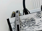 Dior S Tote - White and Blue Toile de Jouy Scotland Embroidery with Blue Calfskin 26.5 x 22 x 14 cm - 3
