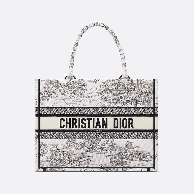 Dior M Tote - White Embroidery with Black Toile de Jouy Scotland Motif 36 x 27.5 x 16.5 cm - 1