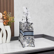 Dior S Tote  - White Embroidery with Denim Blue Dior Chardons Motif 26.5 x 22 x 14 cm - 5