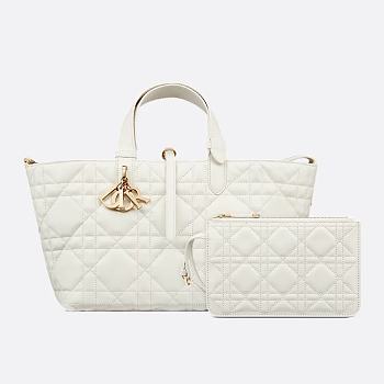 Medium Dior Toujours Bag - Latte Macrocannage Calfskin 28.5 x 21.5 x 17 cm