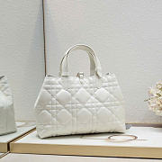 Medium Dior Toujours Bag - Latte Macrocannage Calfskin 28.5 x 21.5 x 17 cm - 4
