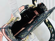 Medium Lady D-Lite Bag Black Embroidery with Multicolor Dior Cabinet de Curiosités Motif 24 x 21 x 12 cm - 2