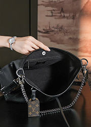 Louis Vuitton CarryAll Cargo Vibe PM Black 23 x 15 x 33.5 cm - 4