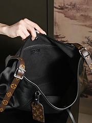 Louis Vuitton CarryAll Vibe MM Black 30 x 15 x 39 cm - 5