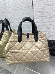Medium Dior Toujours Bag Rope Beige and Black Macrocannage Calfskin 28.5 x 21.5 x 17 cm - 6