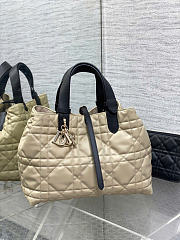 Medium Dior Toujours Bag Rope Beige and Black Macrocannage Calfskin 28.5 x 21.5 x 17 cm - 5
