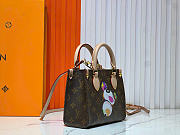 Louis Vuitton x Takashi Murakami OnTheGo BB Bag Monogram 15 x 8.5 x 18 cm - 6
