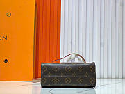 Louis Vuitton x Takashi Murakami OnTheGo BB Bag Monogram 15 x 8.5 x 18 cm - 5