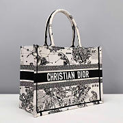Small Dior Book Tote Latte and Black Toile de Jouy Zodiac Embroidery 26.5 x 22 x 14 cm - 5