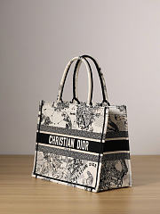 Medium Dior Book Tote Latte and Black Dior Zodiac Embroidery 36 x 27.5 x 16.5 cm - 6