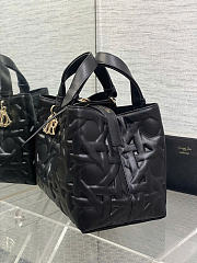 Medium Dior Toujours Bag Black Graphic Cannage Calfskin 28.5 x 21.5 x 17 cm - 2