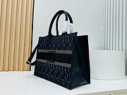 Small Dior Book Tote Blue Miss Dior Allover Embroidered Denim and Calfskin 26.5 x 22 x 14 cm - 6