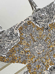 Medium Dior Book Tote Latte Embroidery with Gold-Tone Dior Around the World Motif 36 x 27.5 x 16.5 cm - 3