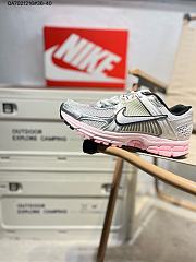 Nike Zoom Vomero 5 ‘Photon Dust Pink Form’ HF1877-001 - 4
