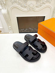 Hermes Chypre Sandal Noir Calfskin Leather H222299Z - 4