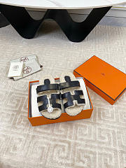 Hermes Chypre Noir/Ecru Calfskin Wool H222865Z - 2