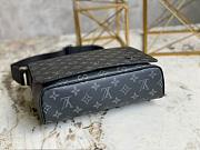 Louis Vuitton Messenger District Monogram Eclipse PM Noir Black 26x20x7cm - 4