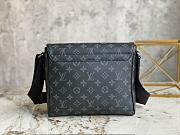 Louis Vuitton Messenger District Monogram Eclipse PM Noir Black 26x20x7cm - 3