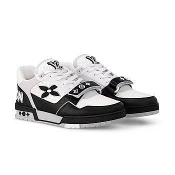 Louis Vuitton Trainer Sneaker - Black color - 1AHTDL