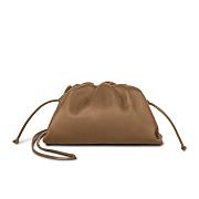 Bottega Veneta The Pouch 20 Butter Calf Camel 22*13*5cm - 1
