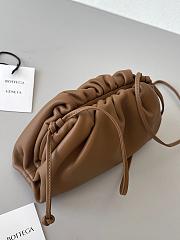 Bottega Veneta The Pouch 20 Butter Calf Camel 22*13*5cm - 5