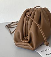 Bottega Veneta The Pouch 20 Butter Calf Camel 22*13*5cm - 2