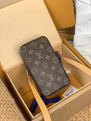 Louis Vuitton Music Player Wearable Wallet Monogram 18.5x4.5x10.5cm - 6