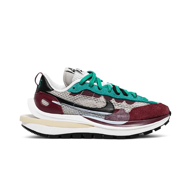 Nike Vaporwaffle sacai Villain Red Neptune Green DD3035-200 - 1