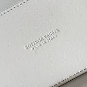 Bottega Veneta Lambskin Crossbody Bag 18x12x8cm - 2