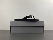 Balenciaga Logo printed thong sandals - Black - 5
