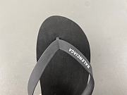 Balenciaga Logo printed thong sandals - Black - 4