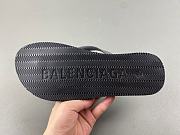 Balenciaga Logo printed thong sandals - Black - 2
