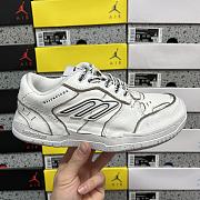 Balenciaga Hamptons 3B Sports Icon leather sneakers in white 841763WCURS9000 - 3