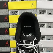 BALENCIAGA Women's Hamptons Worn-out Sneaker  - 3