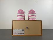 Louis Vuitton Pink Perforated calf leather Trainers 1AHWSC - 5