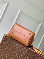 Louis Vuitton Low Key Hobo PM Ecru/Cognac 24x28x16cm - 6