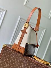 Louis Vuitton Low Key Hobo PM Ecru/Cognac 24x28x16cm - 4