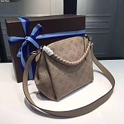 Louis Vuitton Tote Babylone Chain Monogram Mahina BB Galet 27x23x13cm - 6