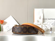 Louis Vuitton Loop Handbag Monogram Brown 23x13x6cm - 3