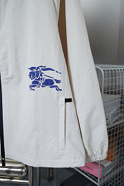 Burberry Cropped Nylon Hooded Jacket Salt 80903961 - 2