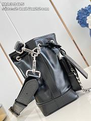 Louis Vuitton Noé Cargo Black M13985 8.7 x 9.4 x 6.3 inches  - 2