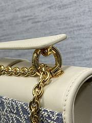 Dior 30 Montaigne Top Handle Bag Blue Dior Oblique Chambray with Raffia Effect and Light Biscuit Smooth Calfskin M9601UDFF_M925 25 x 13 x 4.5 cm - 2