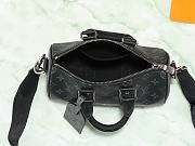 Louis Vuitton Keepall Bandoulière 25 Monogram Eclipse M46271 25 x 15 x 11 cm - 4