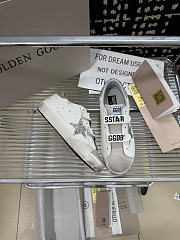 Golden Goose Women’s Old School with silver glitter star and ice-gray suede tongue GWF00111.F005122.10273 - 2