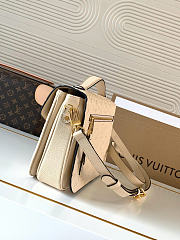 Louis Vuitton Pochette Métis Creme M46552 25 x 19 x 7 cm - 5