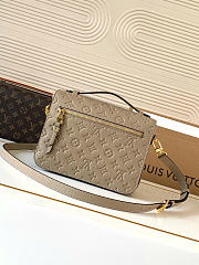 Louis Vuitton Pochette Métis Dune M44881 25 x 19 x 7 cm - 5