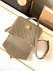Louis Vuitton Pochette Métis Dune M44881 25 x 19 x 7 cm - 4