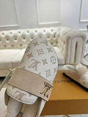 Louis Vuitton Cosy Flat Comfort Closed Mule 1AITRU - 4