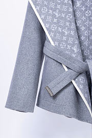 Louis Vuitton Reversible Short Hooded Wrap Coat Mouse Grey 1AJESW - 5